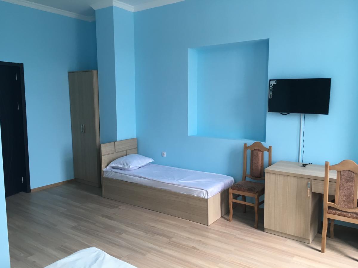 Kmg Hotel Khashuri Ngoại thất bức ảnh