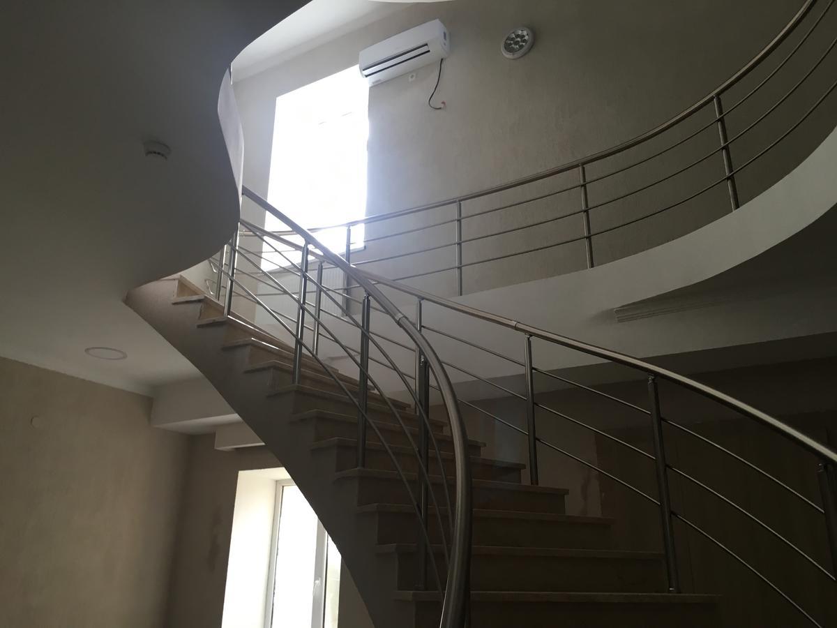 Kmg Hotel Khashuri Ngoại thất bức ảnh