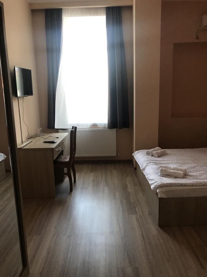 Kmg Hotel Khashuri Ngoại thất bức ảnh