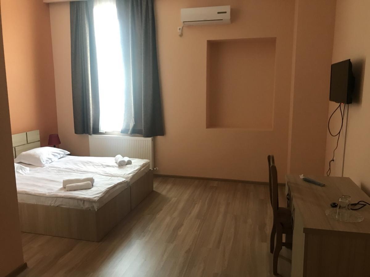 Kmg Hotel Khashuri Ngoại thất bức ảnh