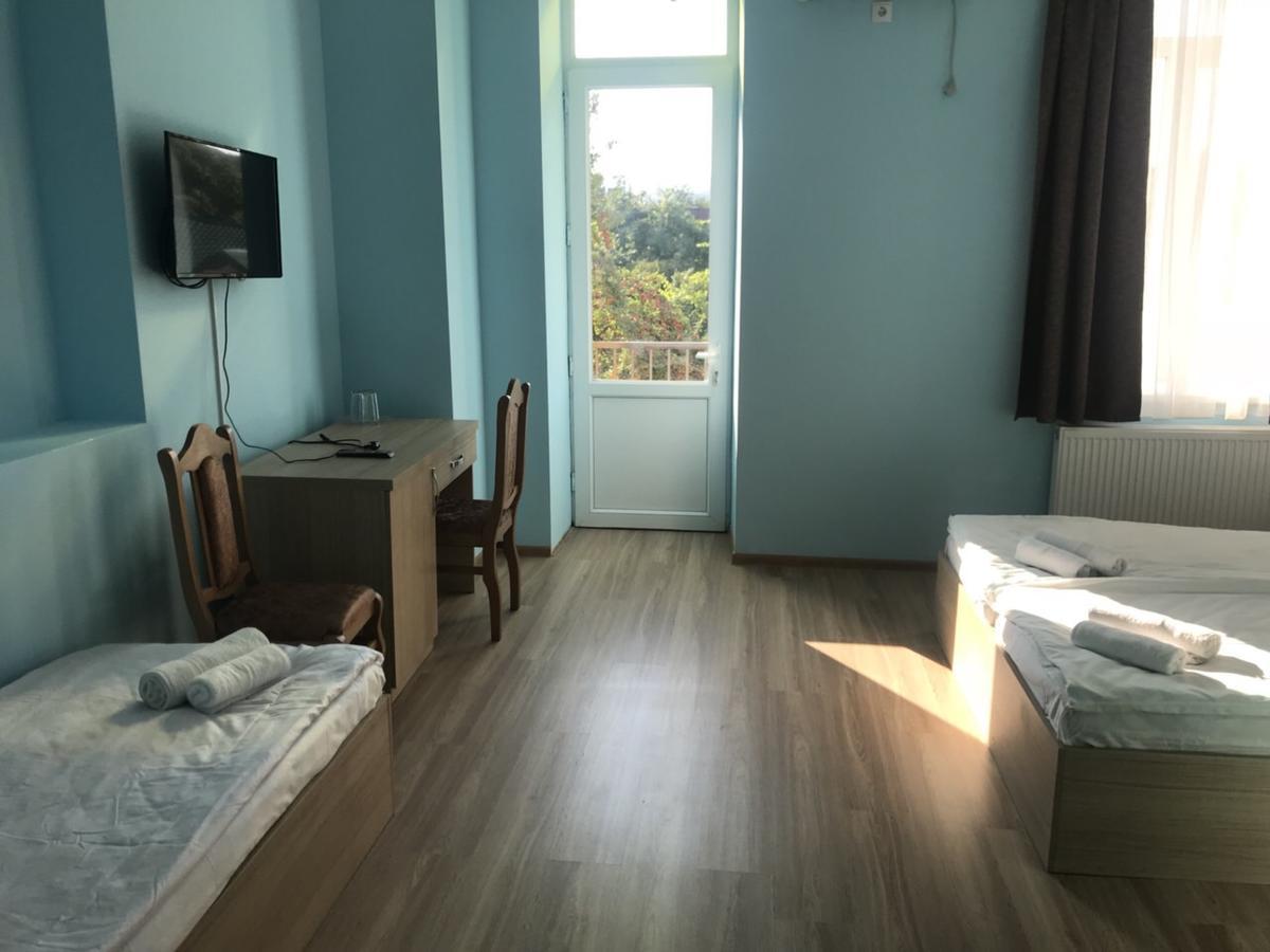Kmg Hotel Khashuri Ngoại thất bức ảnh